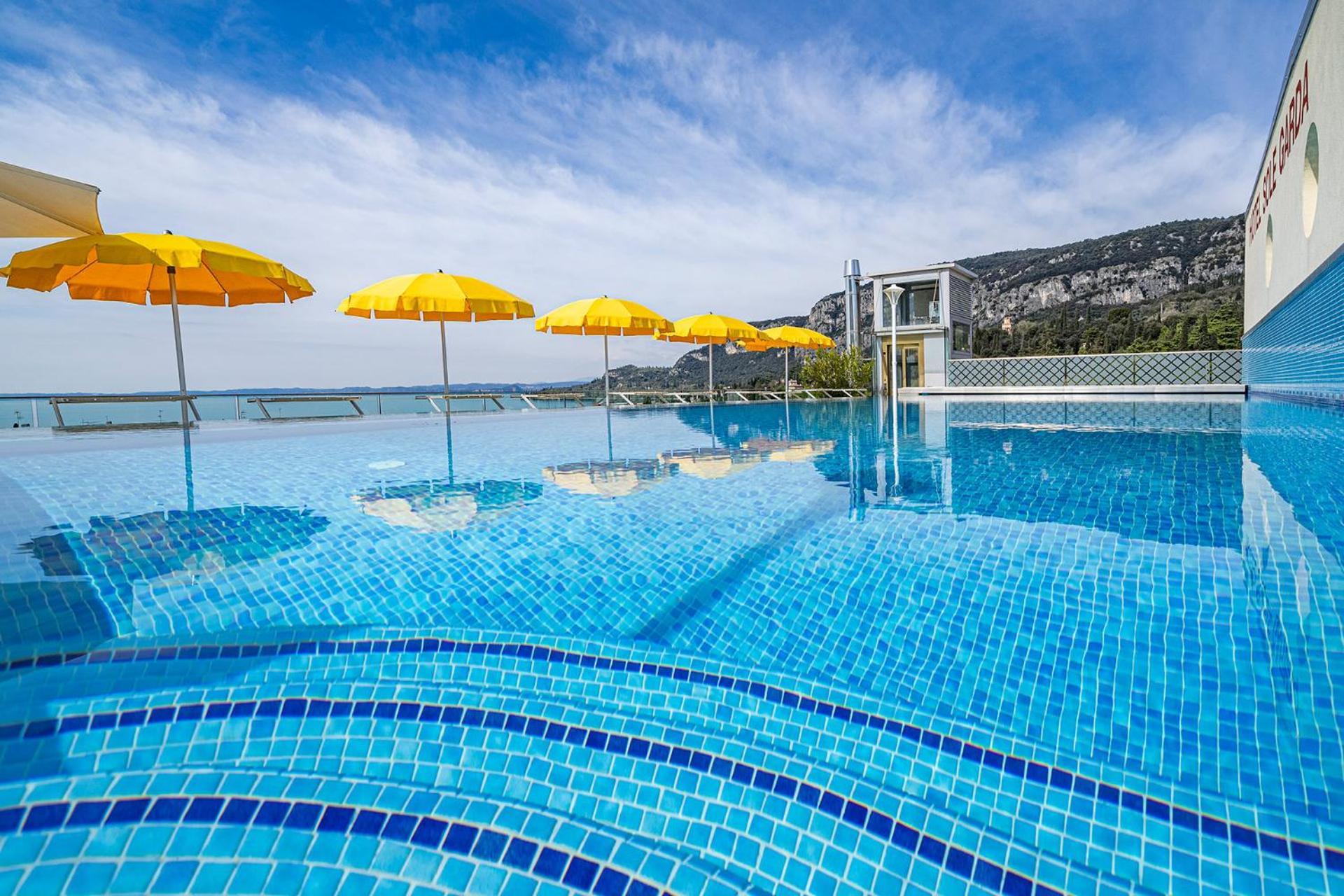 Sky Pool Hotel Sole Garda ガルダ エクステリア 写真