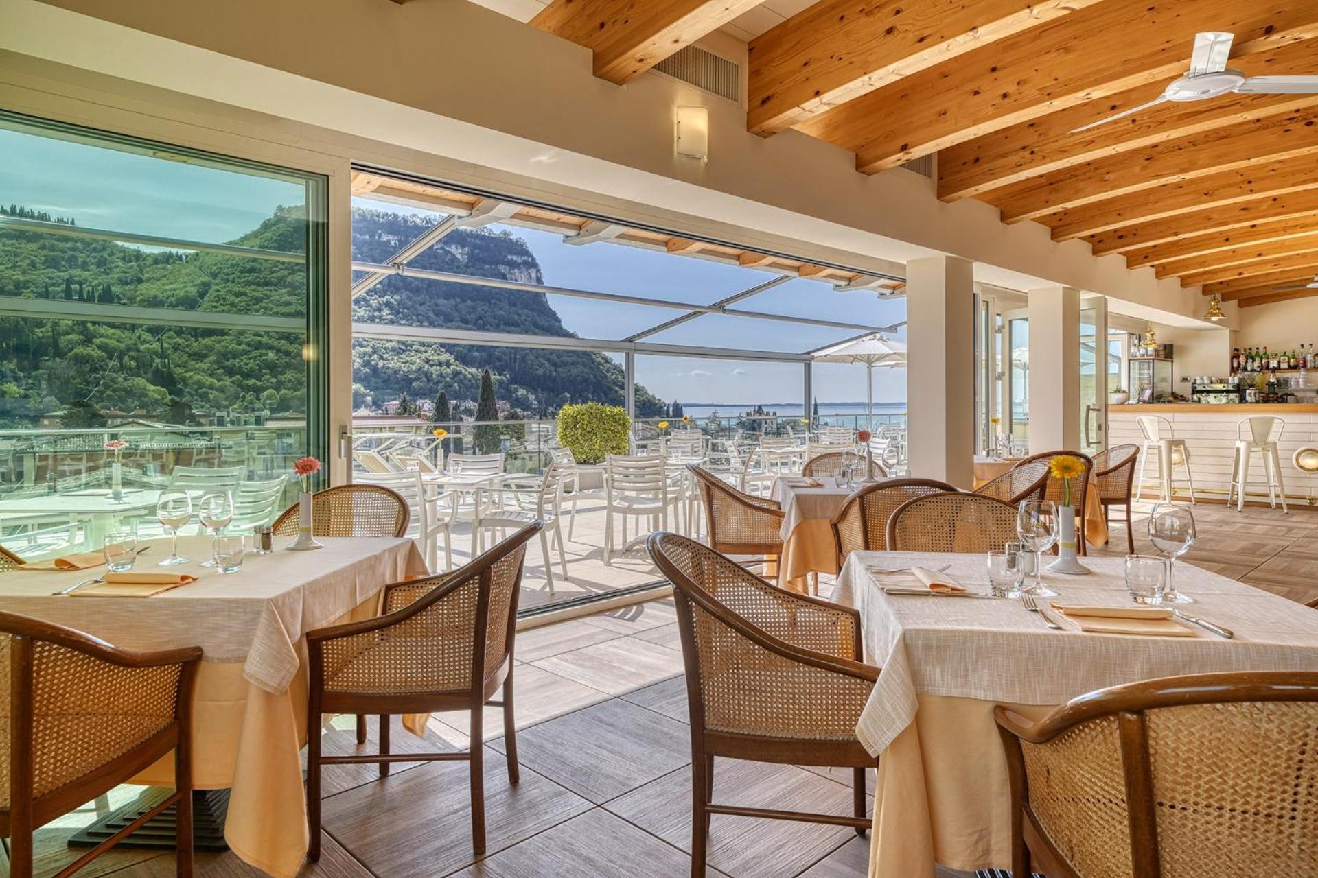 Sky Pool Hotel Sole Garda ガルダ エクステリア 写真