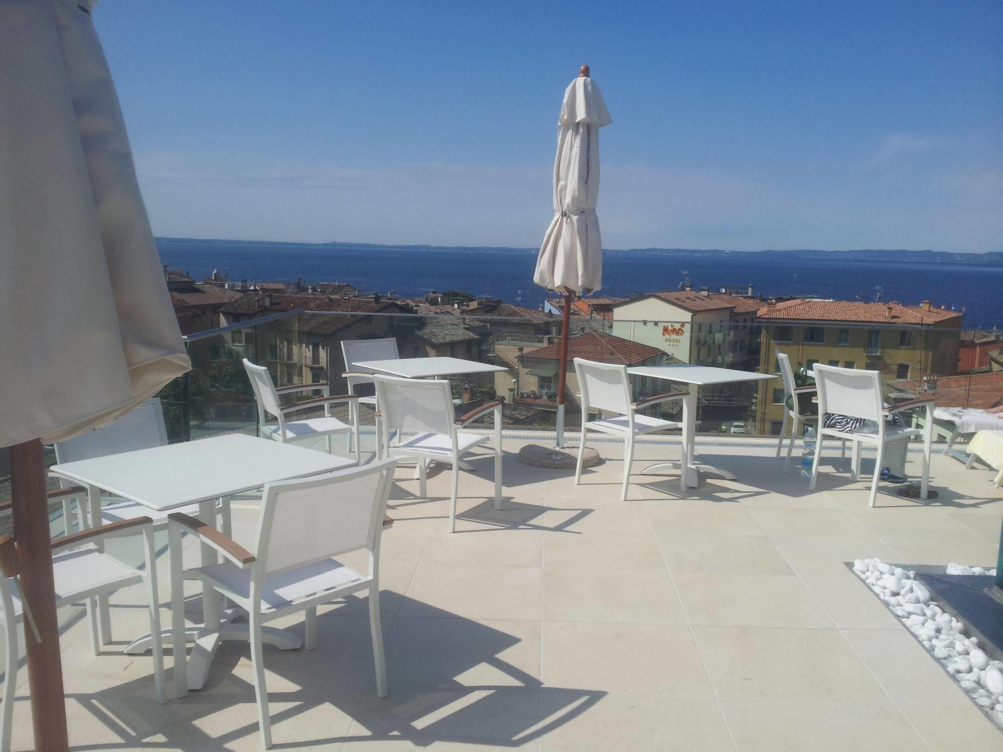 Sky Pool Hotel Sole Garda ガルダ エクステリア 写真